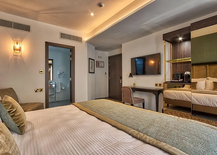 מלון Palazzo Rosaria Boutique 4*