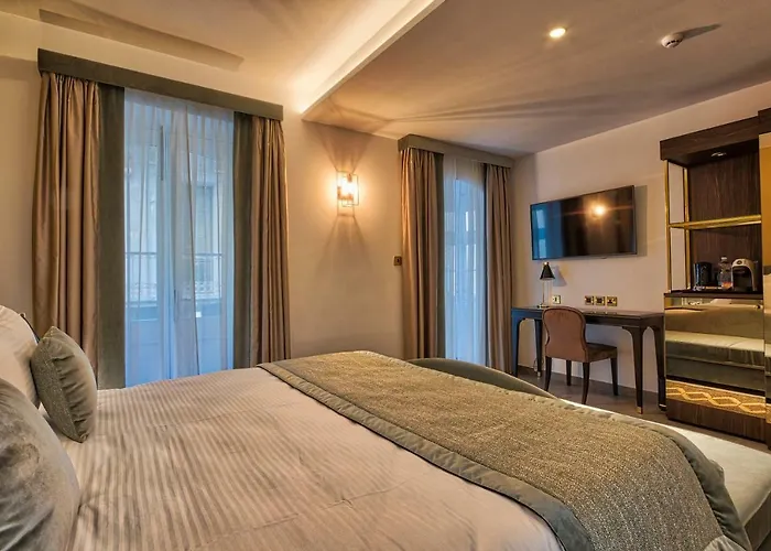 Palazzo Rosaria Boutique Hotel 4*
